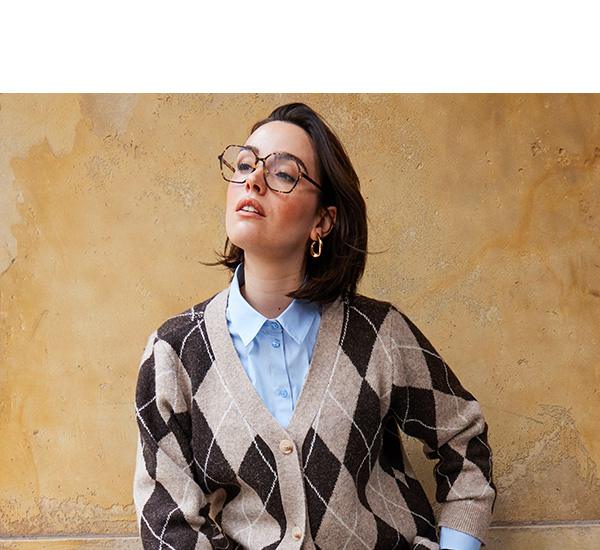 Elegante cardigan con motivo a rombi e scollo a V