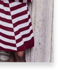 Elegante abito in maglia con strisce a blocchi