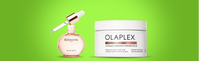 Prodotti per la cura dei capelli su sfondo verde: Olio per capelli Kérastase Glaze Drops con pipetta e maschera Olaplex Rich Hydration.