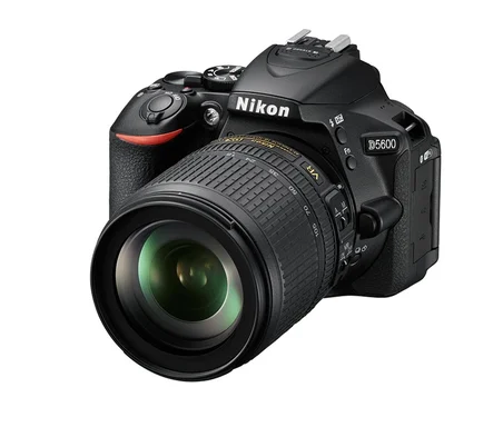 Nikon D5600 + AF-S DX 18-105 mm G ED VR Kit fotocamera SLR 24,2 MP CMOS 6000 x 4000 pixel Nero