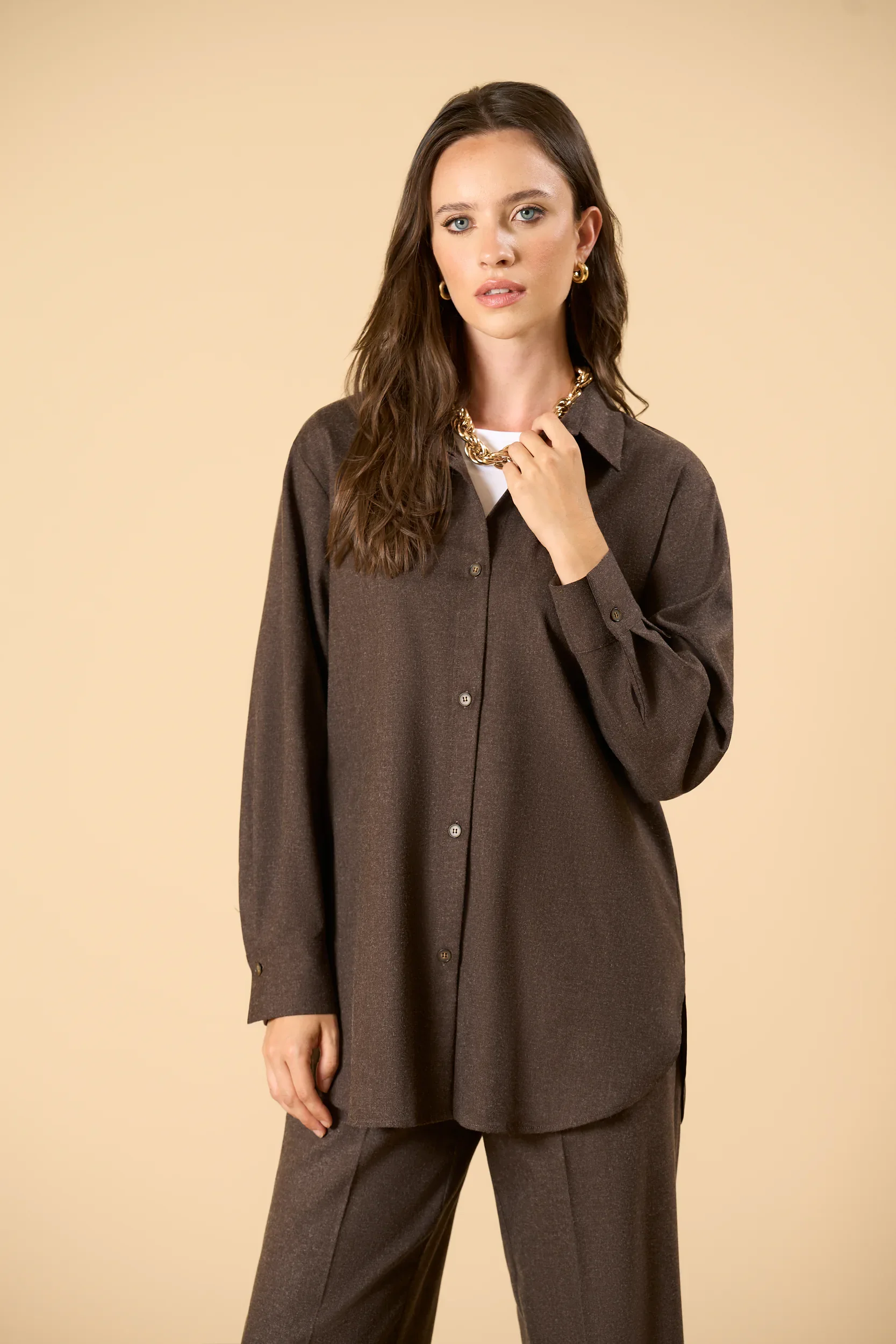 Image of Camicia marrone scuro over