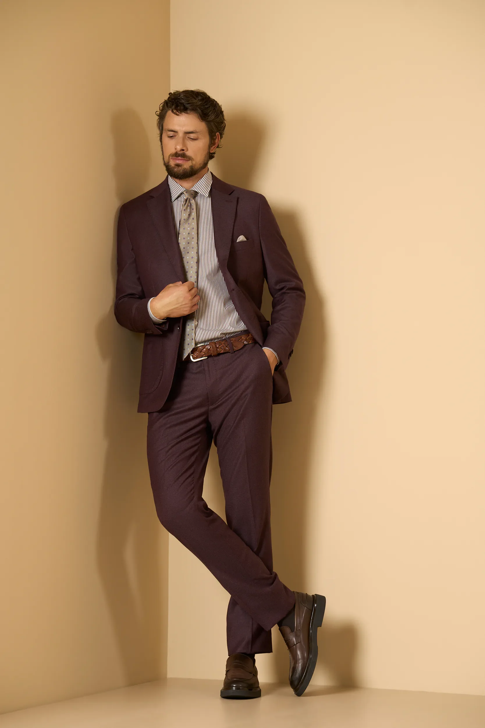 Image of Abito burgundy flanella lana vergine Super 100's custom fit