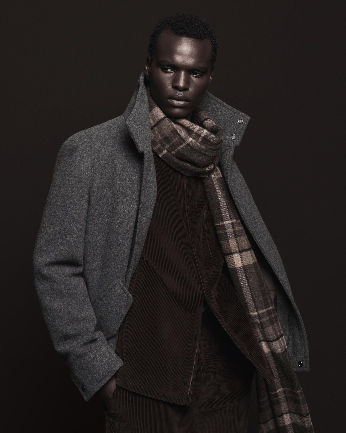  Acquista sul sito web di Moncler