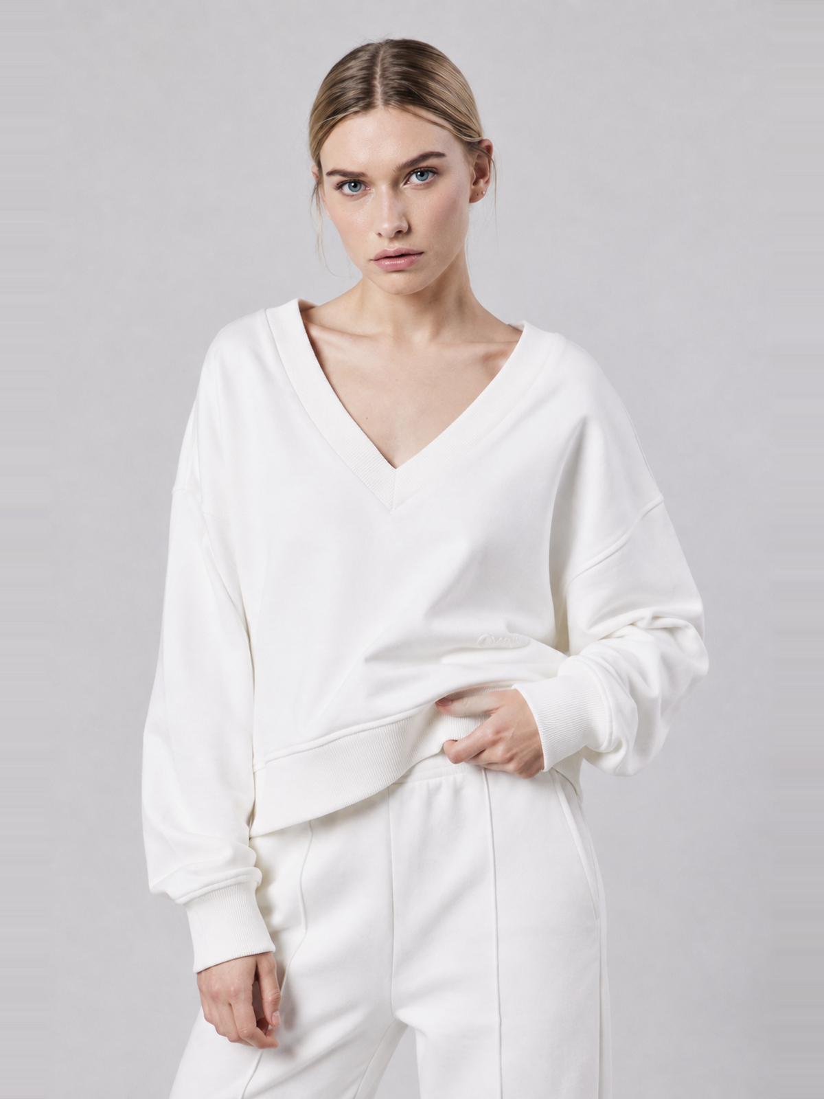 Felpa Scollo a V Loose Fit in Interlock Off White