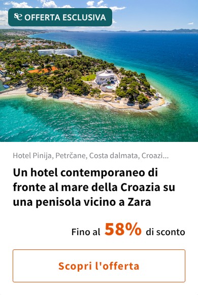 Un hotel contemporaneo di fronte al mare della Croazia su una penisola vicino a Zara