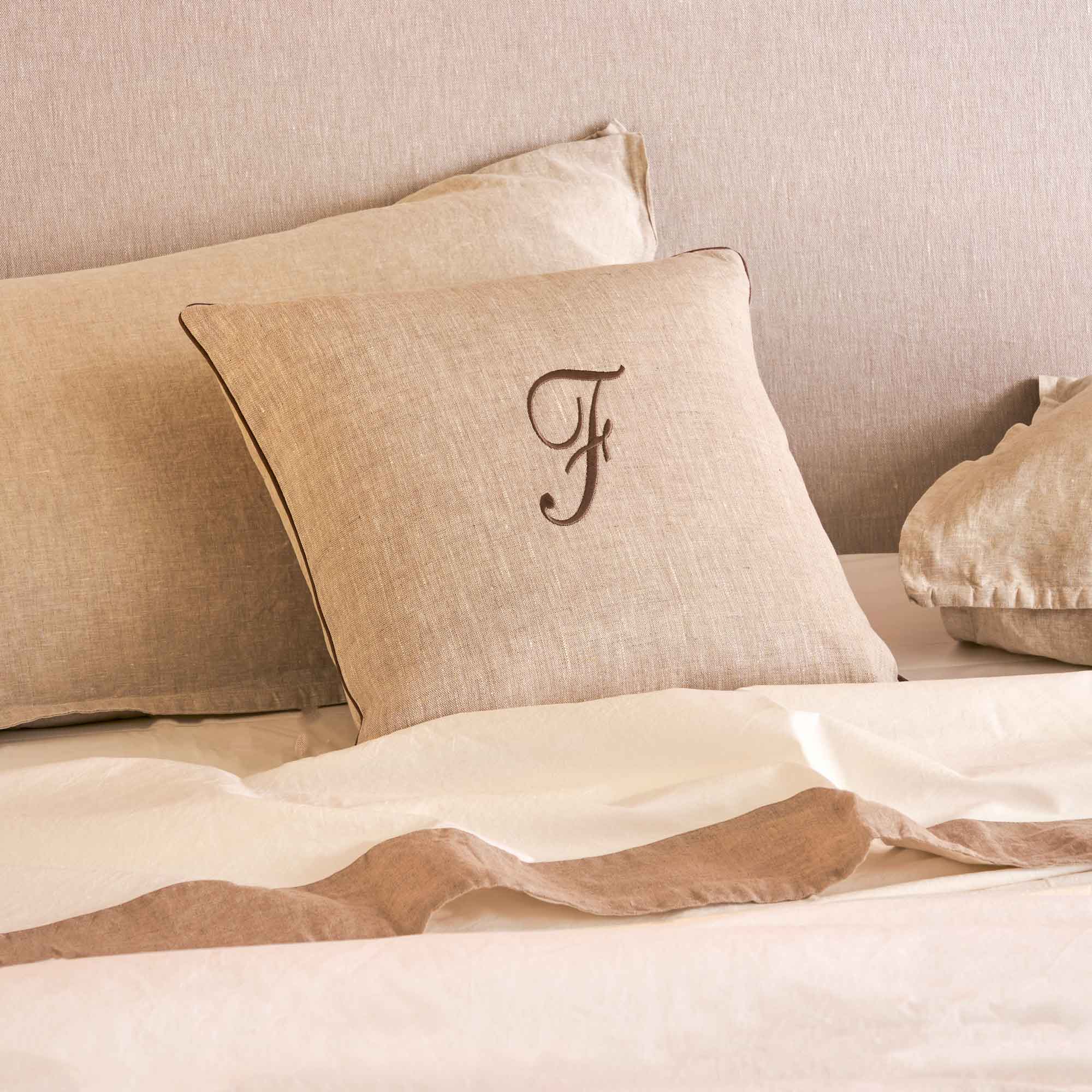 Image of Cuscino Arredo in Lino <br>con Cifre - <b>Santiago