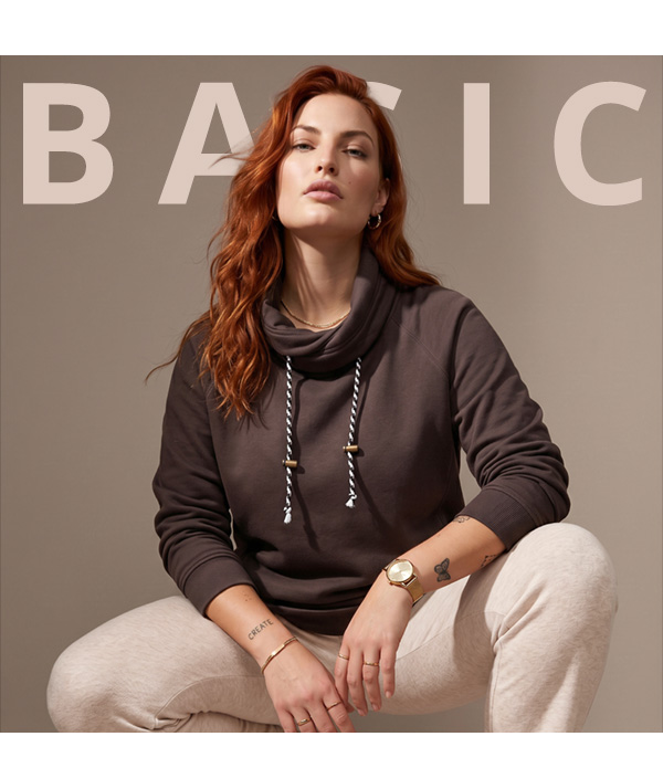 Pullover morbido con colletto alto e cordino