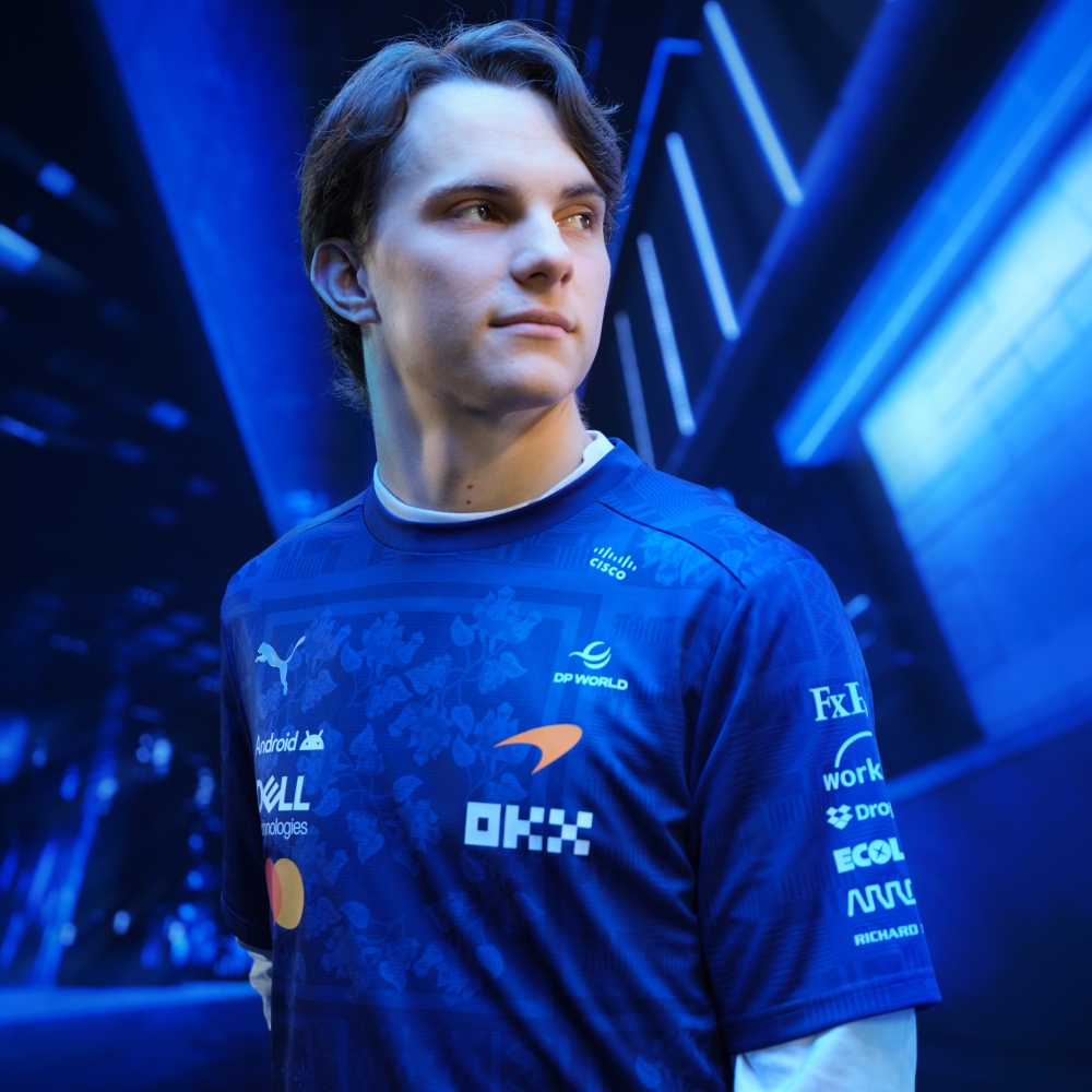 Oscar Piastri in McLaren Singapore Special Race Tee