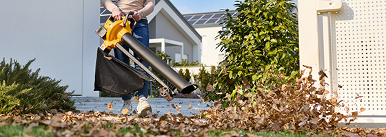 STIGA Leaf blower vs Leaf Vacuum