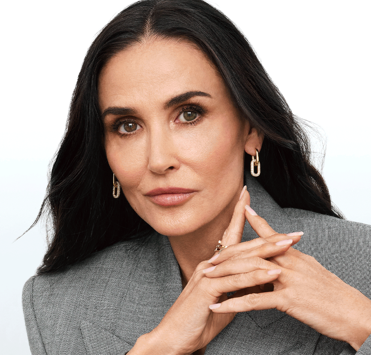 “I’M FINE” ARE YOU, REALLY? On World Mental Health Day, Lancôme launches “I’m Fine,” a new program built in partnership with AD AA (Anxiety and Depression Association of America) to help women recognize the early signs of anxiety and depression. In the U.S., the program is brought to life with HealthyWomen, the nation’s leading nonprofit dedicated to women’s health. Ambassadors Demi Moore, Zoe Saldaña, Vanessa Kirby and Christy Turlington are sharing their own stories to help break the silence. LEARN MORE