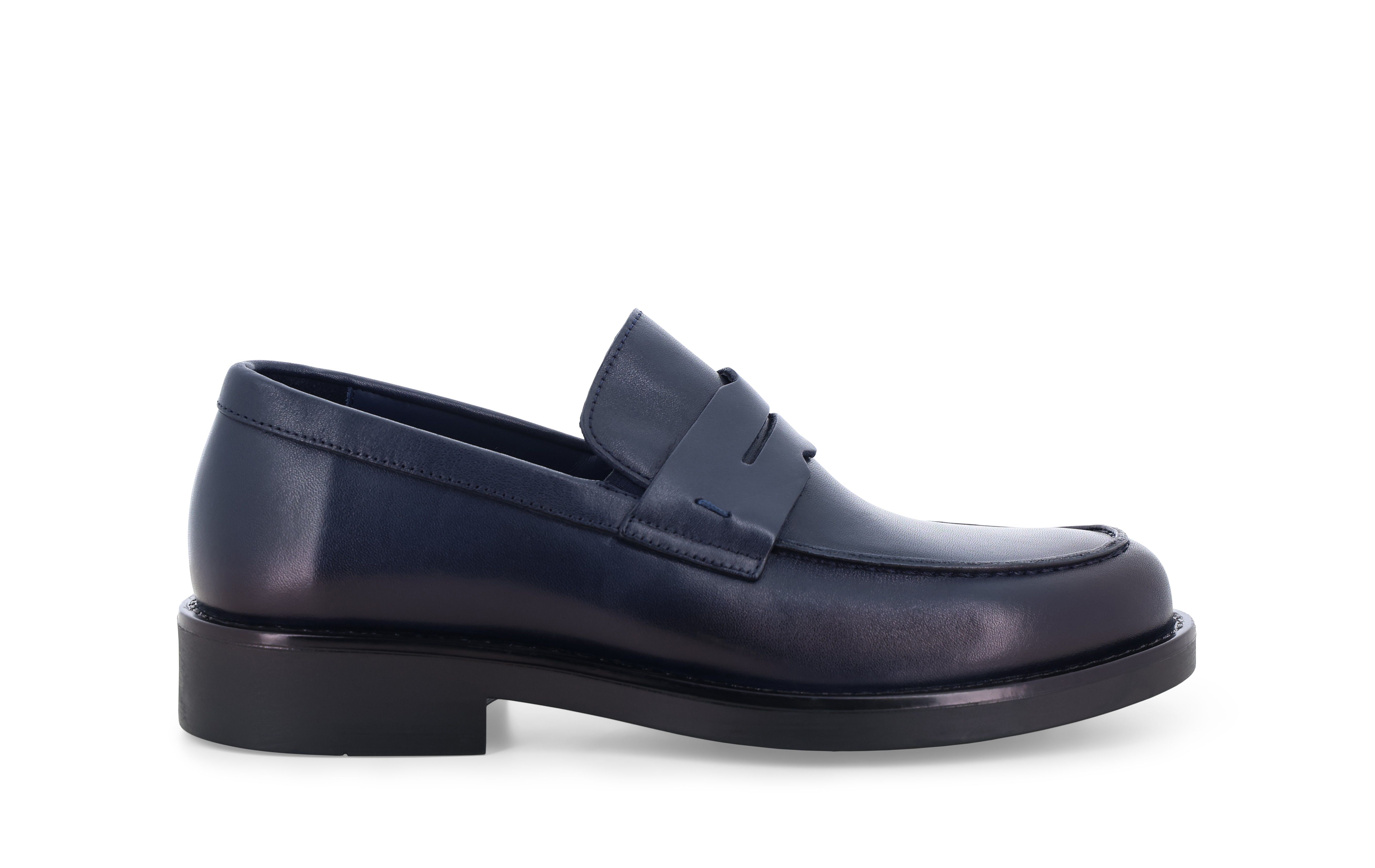Mocassino uomo classico in pelle di vitello blu abyss u96003bk