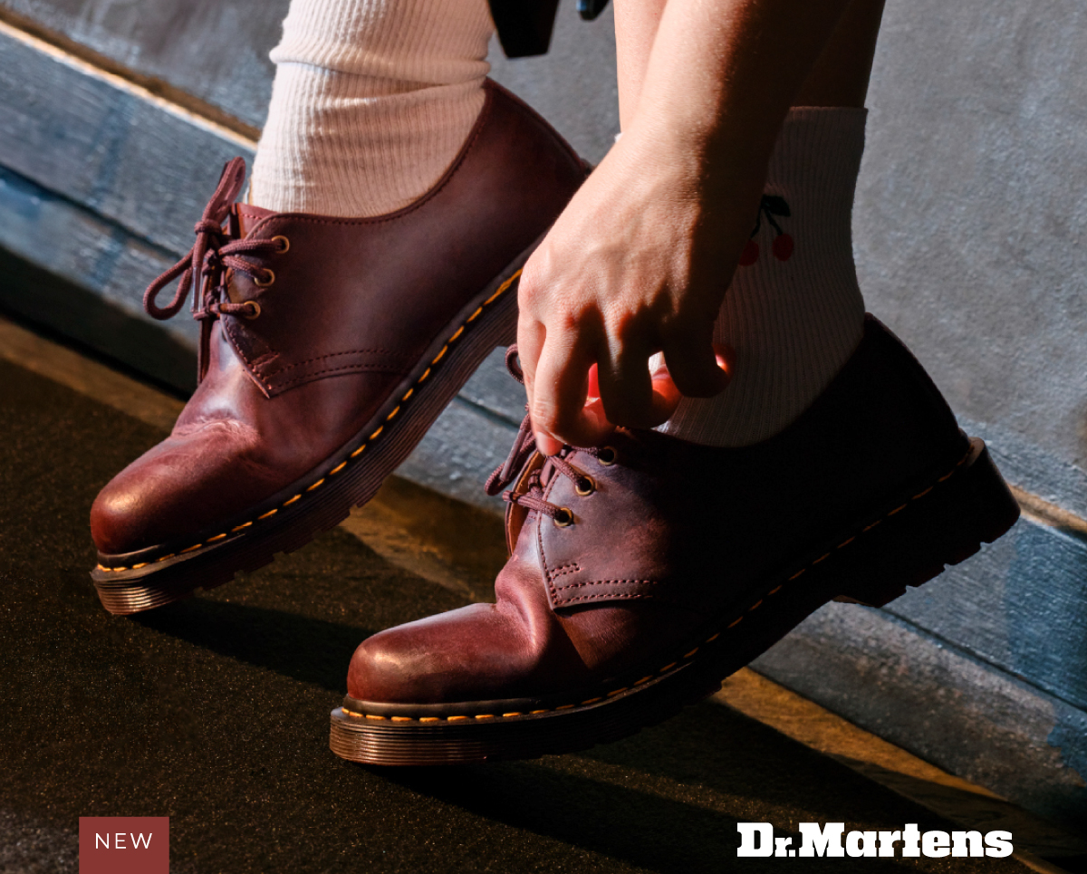 DR MARTENS CRAZY HORSE CHERRY RED