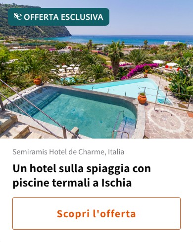 Un hotel sulla spiaggia con piscine termali a Ischia