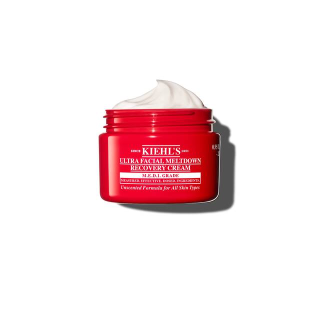 Vasetto di Ultra Facial Meltdown Recovery Cream rossa su sfondo bianco