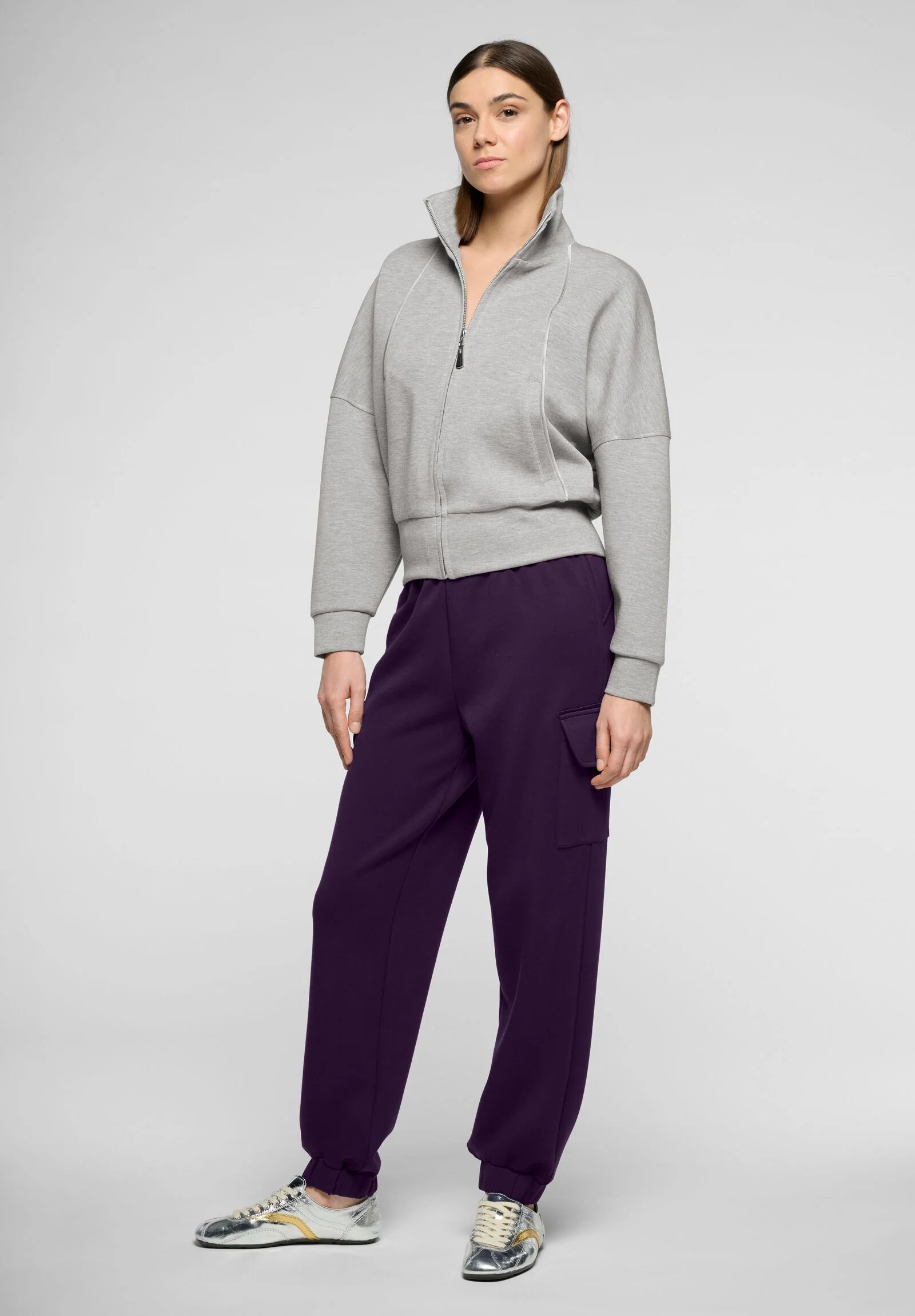 Image of Pantaloni Cargo in morbido Tessuto Tecnico Boarding Pass - Violet