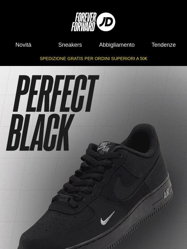 Total black. Sempre vincente.
