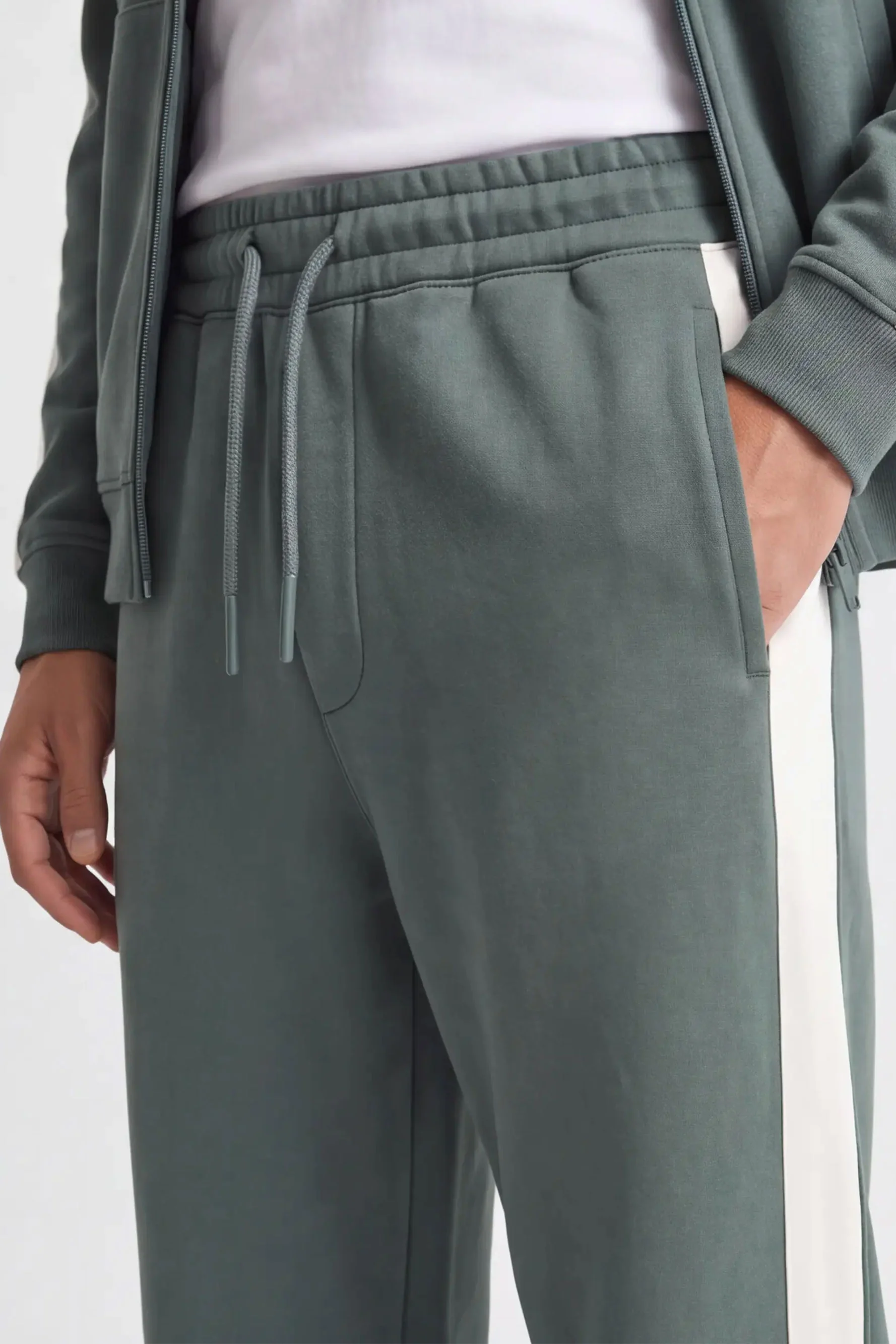 Image of PANTALONE JOGGER 