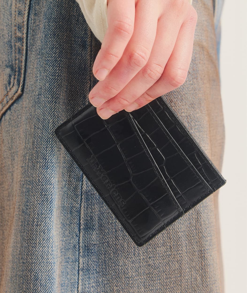 CARD HOLDER