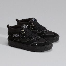 Black Half Cab GORE-TEX Insulated Shoe