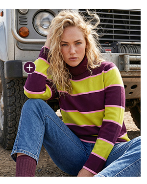 Elegante maglione a collo alto a righe in colori vivaci