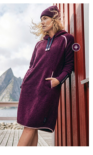 Vestito in peluche accogliente in un intenso tono di bacche