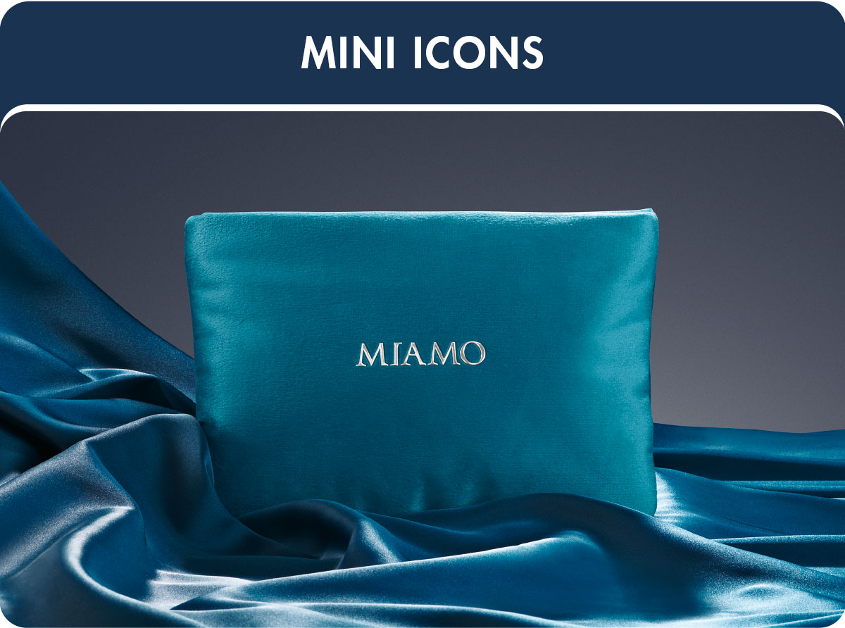 mini velvet pochette con l'acquisto di due mini icons