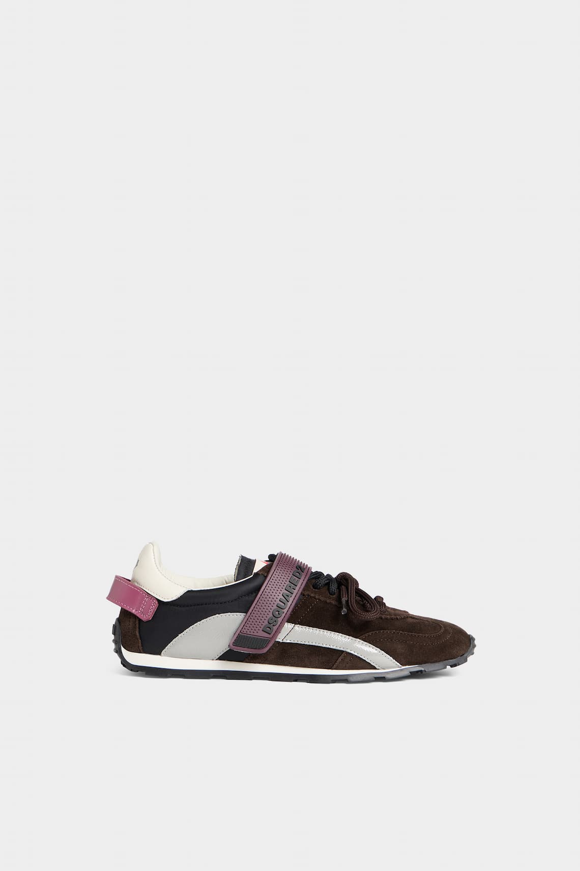 DC-642 Sneakers