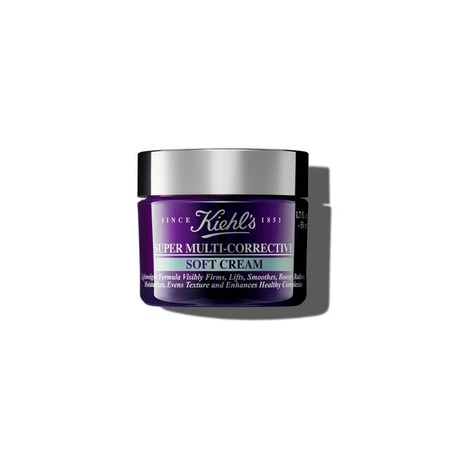 Super Multi-Corrective Soft Cream su sfondo bianco