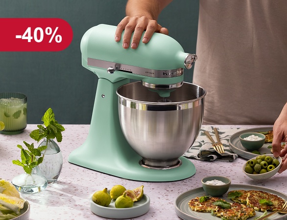 Tilt head stand mixer