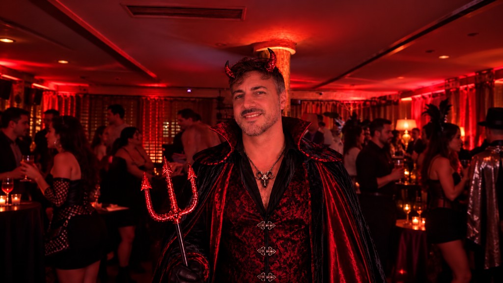 Mandaci la tua foto di Halloween fatta con l'IA