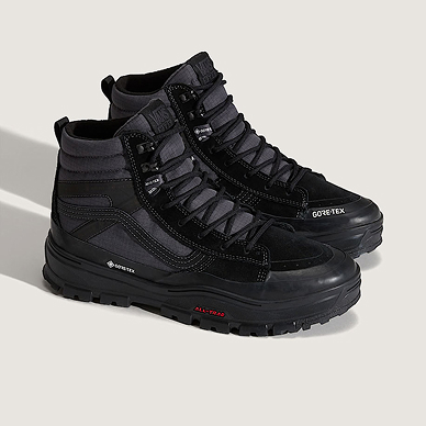 Black Sk8-Hi GORE-TEX Insulated Shoe