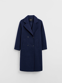 Cappotto lungo blu navy doppiopetto con revers e tasche.