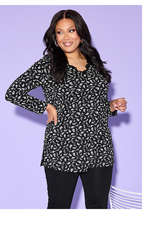 Tunica nera con motivo paisley bianco e scollo a V