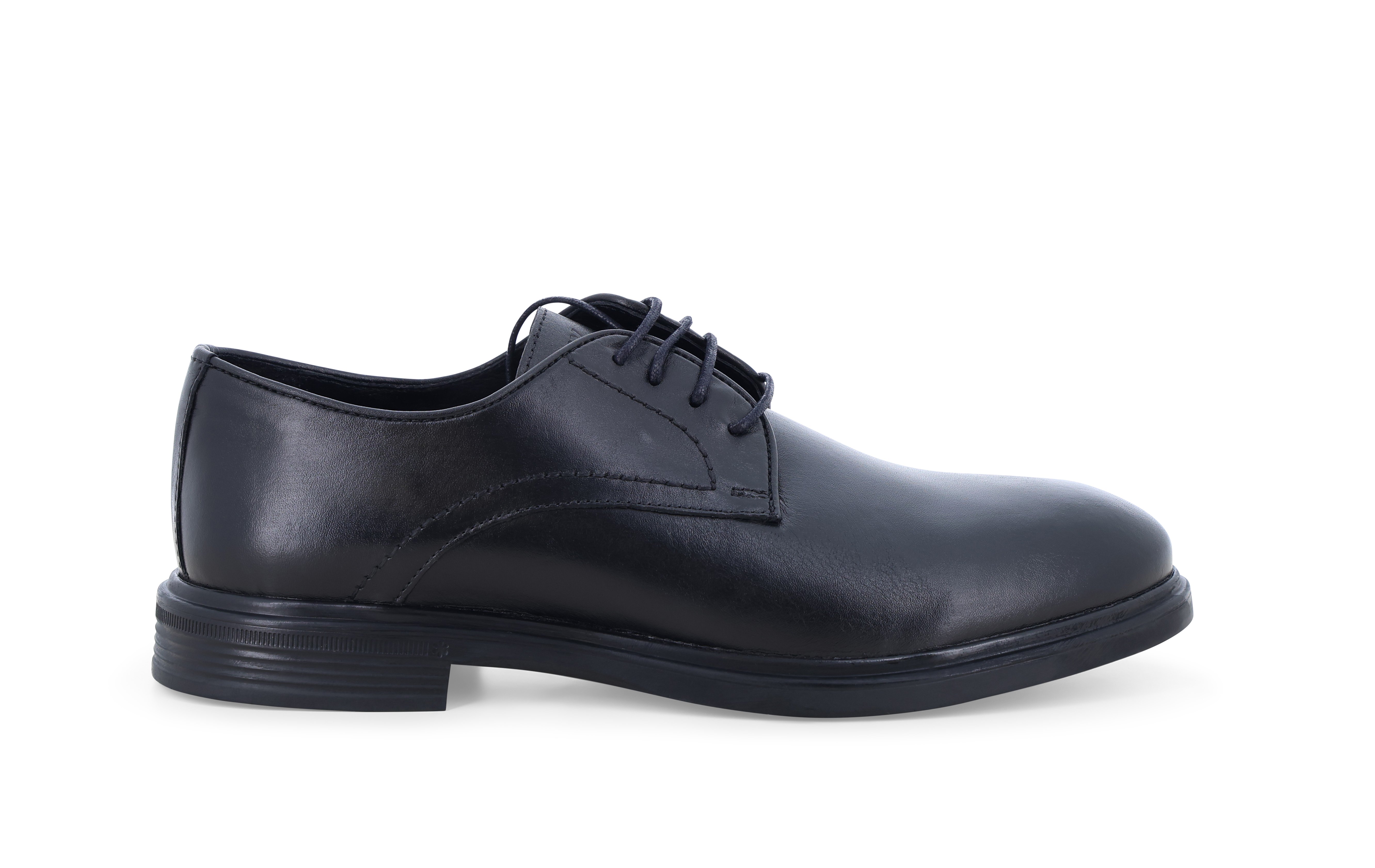 Classina uomo allacciata derby liscia uomo in pelle nero u56183